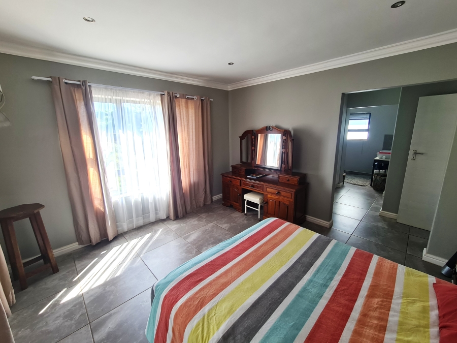 5 Bedroom Property for Sale in Noorsekloof Eastern Cape